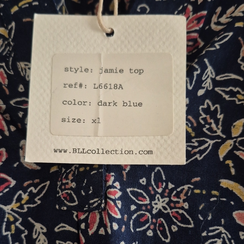 beachlunchlounge Floral Blouse in Navy and Pink - Picture 5 of 12
